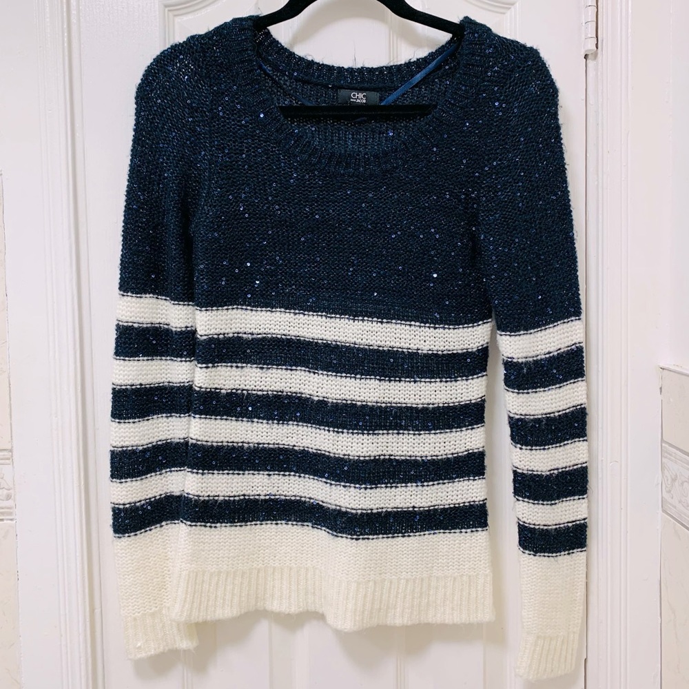 White&dark blue sequined knit sweater 💙🤍